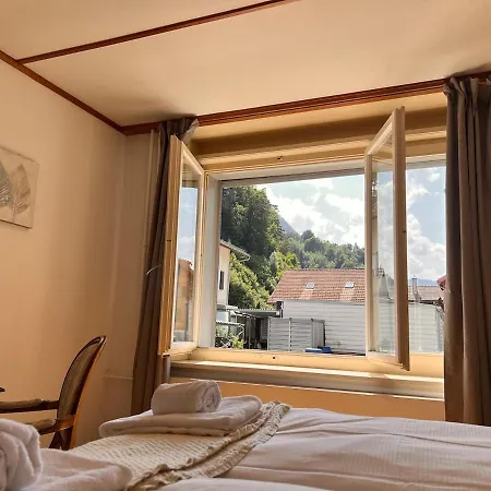 Center 1 * Ιντερλάκεν